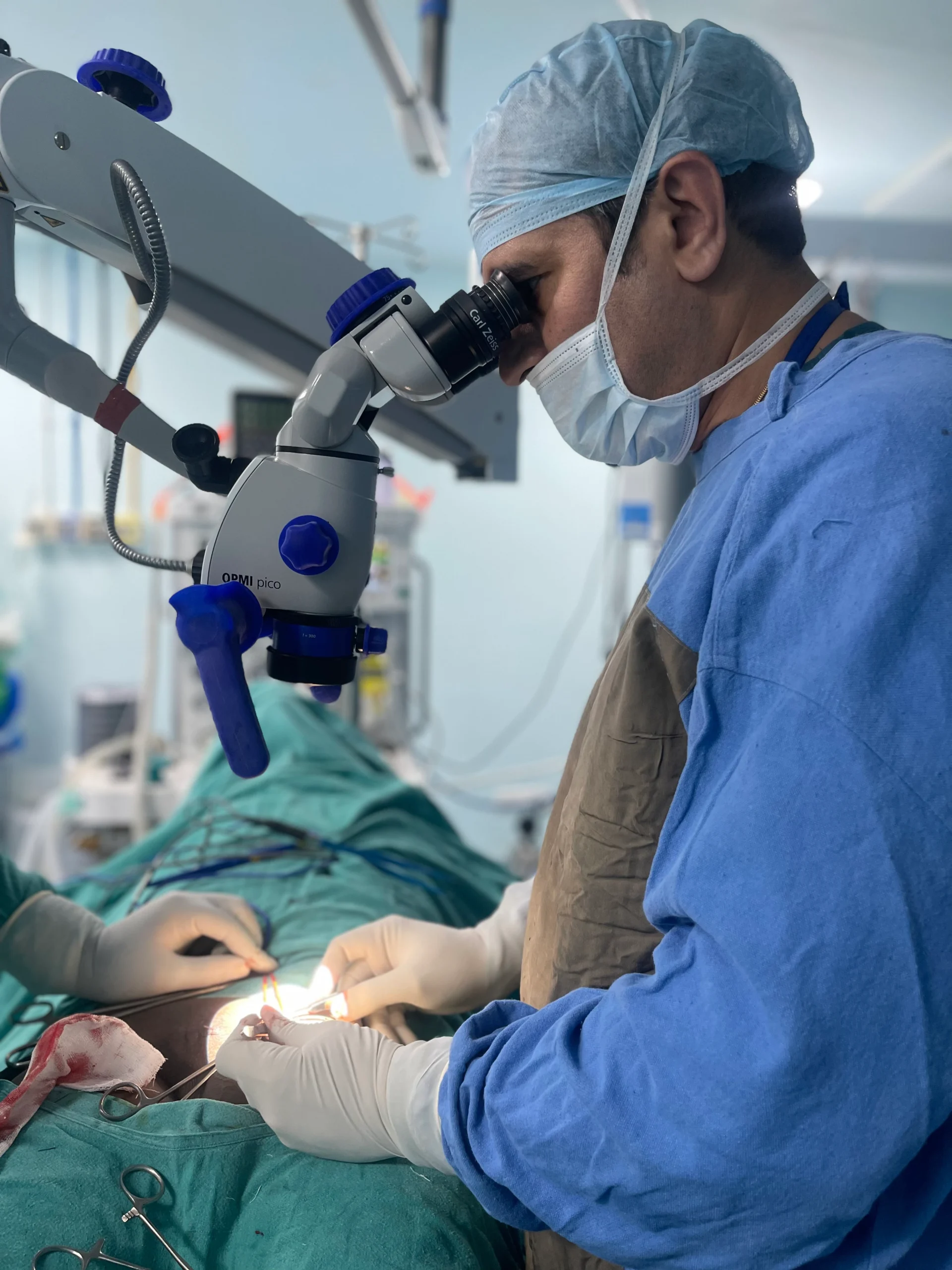 Dr. Vineet Malhotra, Senior Urologist